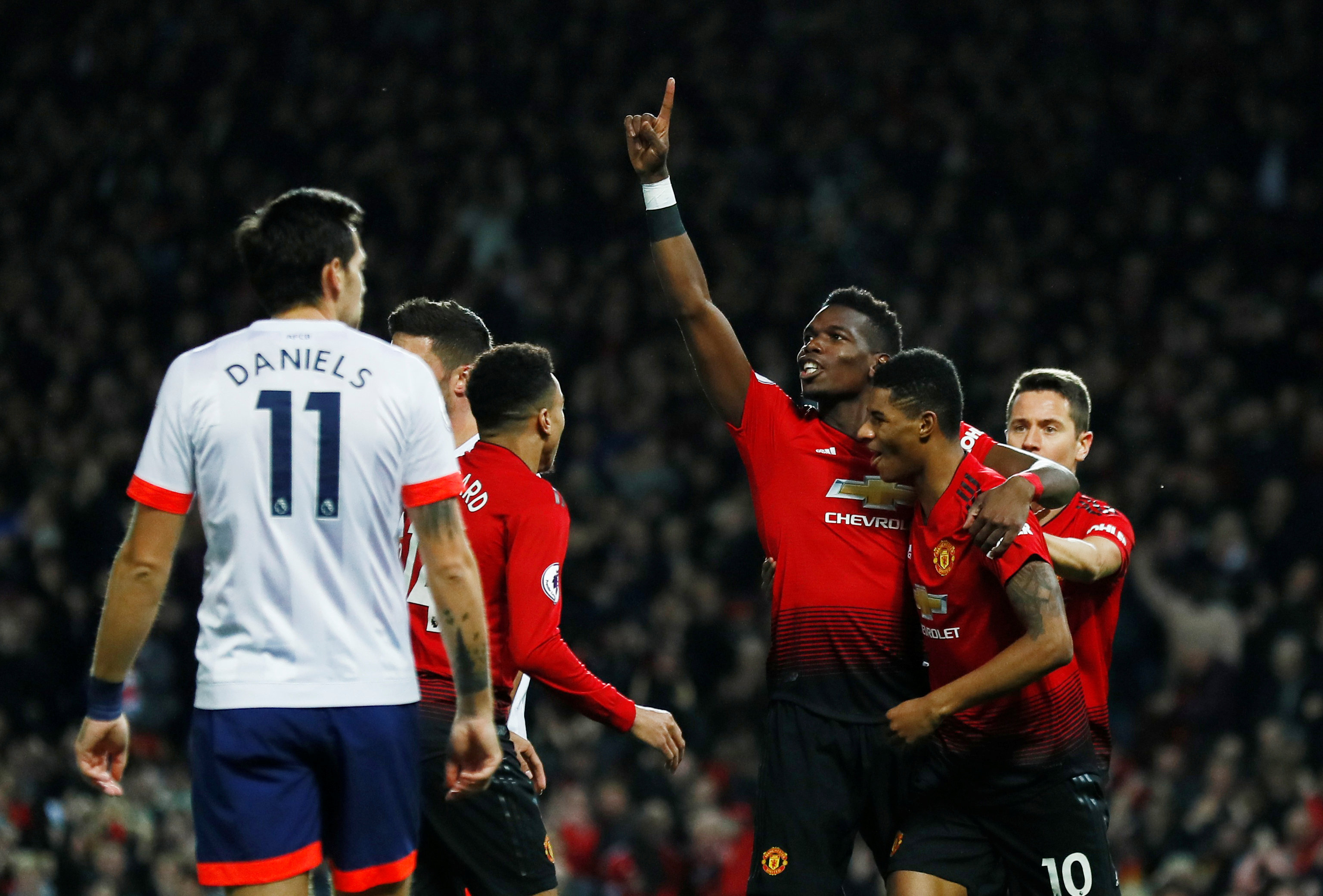 居於獎牌榜 居於獎牌榜